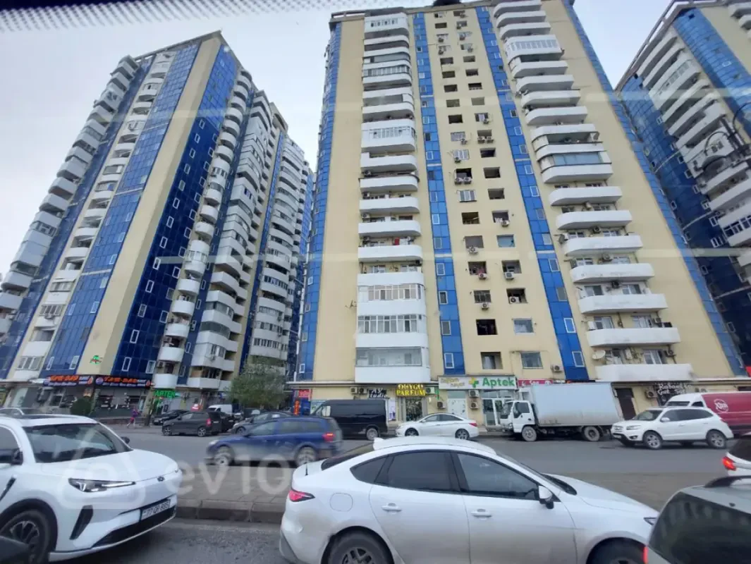 Satılır 3 otaqlı yeni tikili 115 m²
