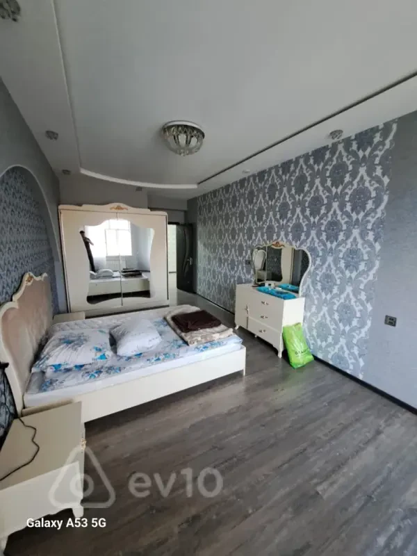 Kirayə verilir 3 otaqlı yeni tikili 120 m²