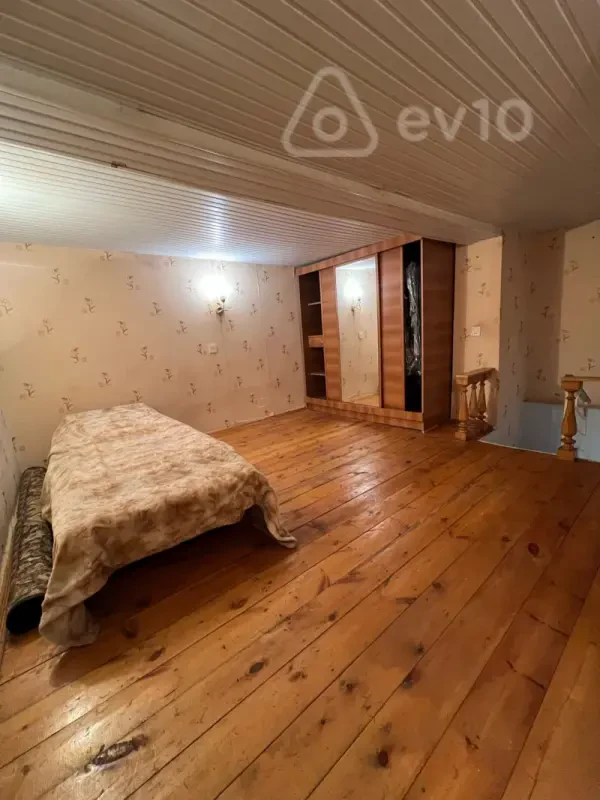 Kirayə verilir 2 otaqlı köhnə tikili 40 m²