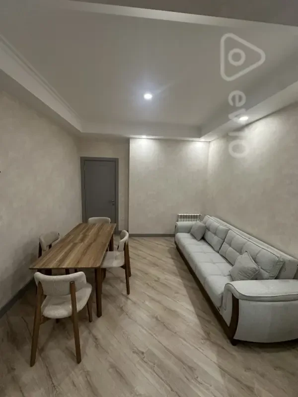 Kirayə verilir 2 otaqlı yeni tikili 65 m²