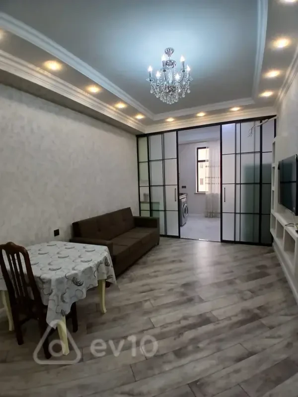Kirayə verilir 2 otaqlı yeni tikili 70 m²