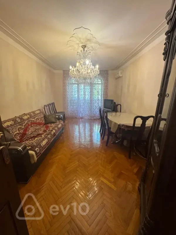 Kirayə verilir 3 otaqlı köhnə tikili 70 m²