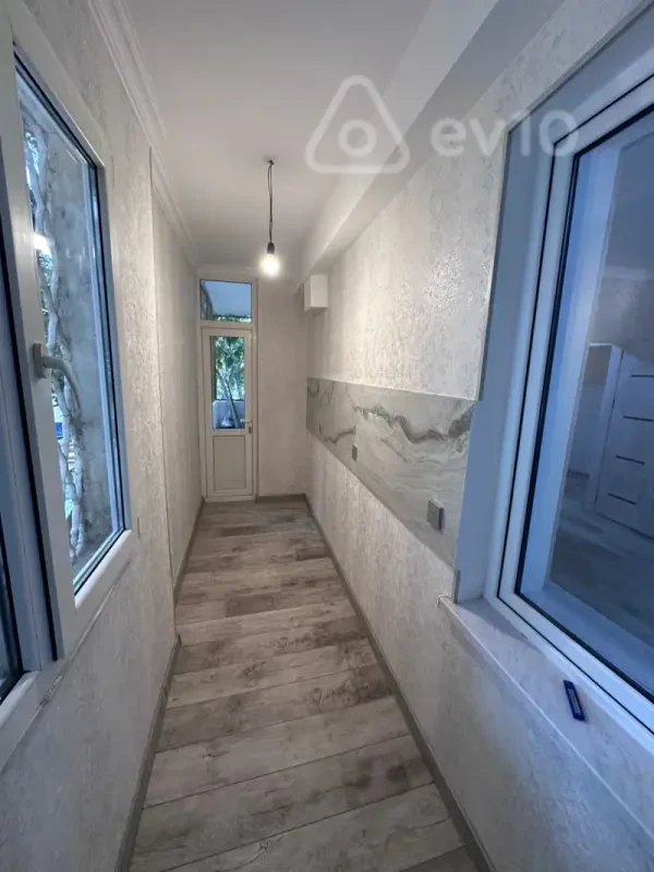 Satılır 2 otaqlı köhnə tikili 60 m²