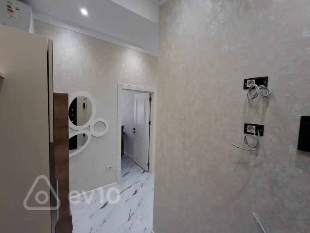 Kirayə verilir 2 otaqlı yeni tikili 67 m²
