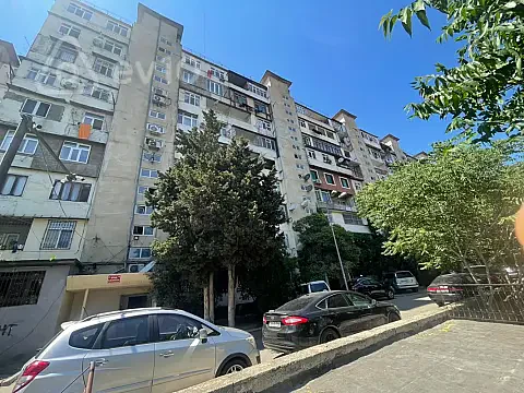 Satılır 4 otaqlı köhnə tikili 110 m² — Bakı, Binəqədi 4 otaq 110.00 m²