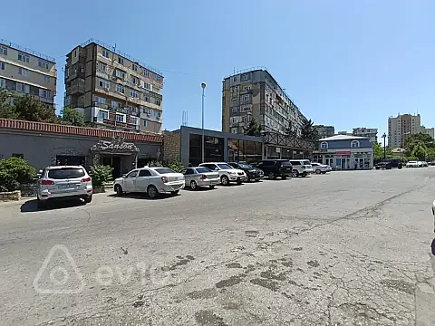 Satılır 4 otaqlı köhnə tikili 81 m² — Bakı, Binəqədi 4 otaq 81.00 m²