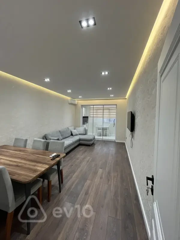 Kirayə verilir 2 otaqlı yeni tikili 75 m²