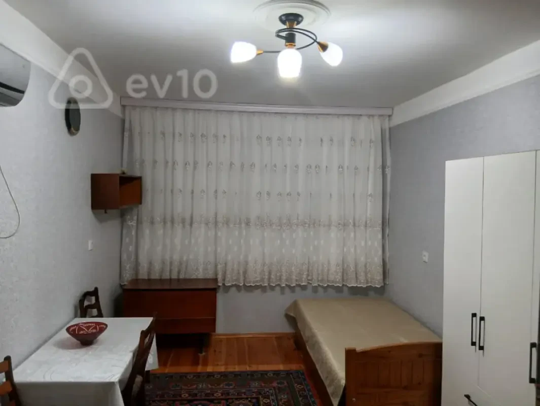 Kirayə verilir 1 otaqlı köhnə tikili 35 m²