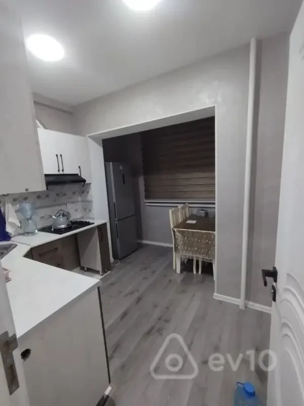 Kirayə verilir 1 otaqlı köhnə tikili 40 m²