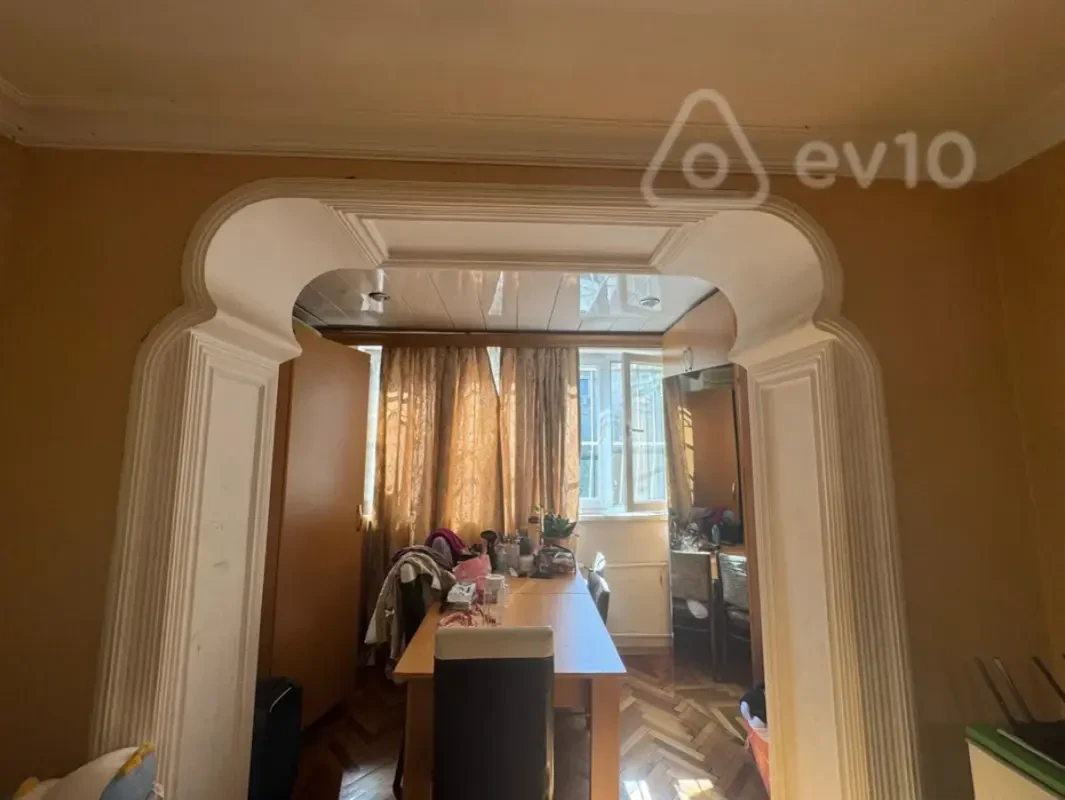 Kirayə verilir 2 otaqlı köhnə tikili 50 m²