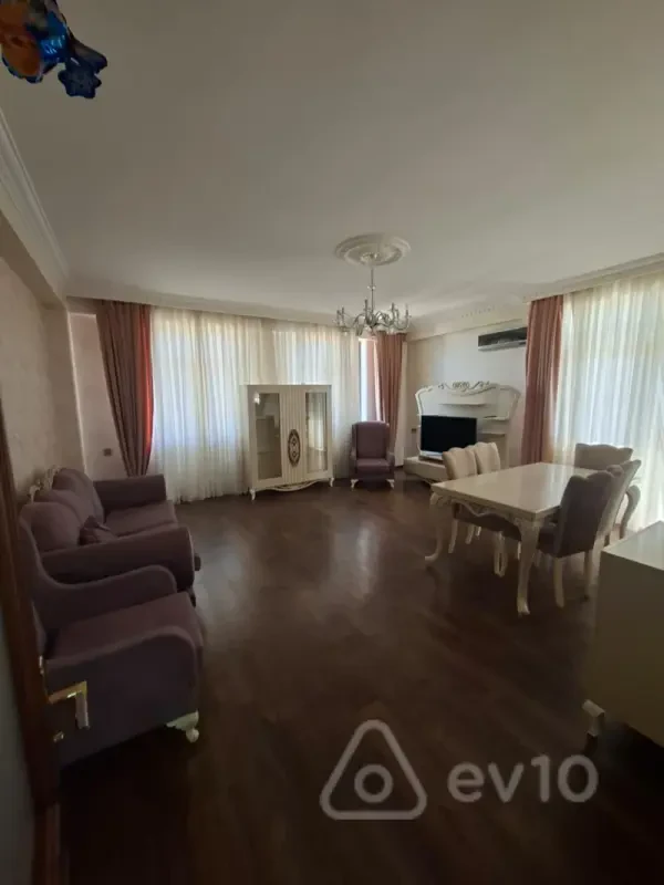 Kirayə verilir 3 otaqlı yeni tikili 140 m²