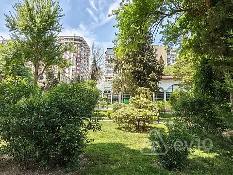 Satılır 2 otaqlı köhnə tikili 80 m² — Bakı, Nəsimi 2 otaq 80.00 m²