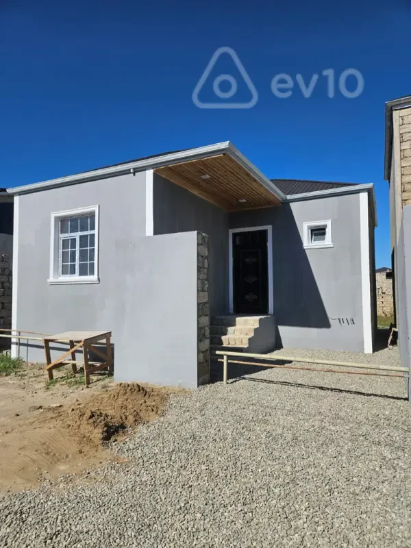 Satılır 2 otaqlı həyət evi 75 m²