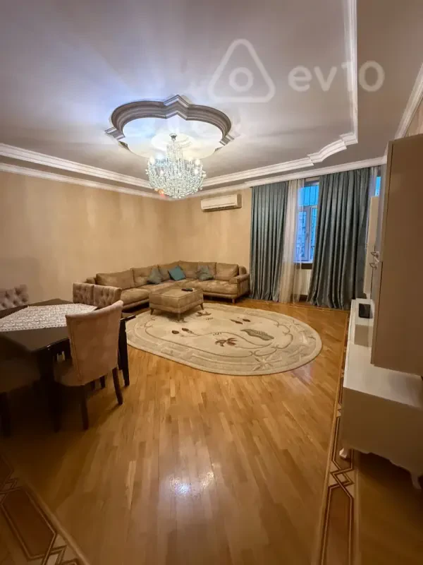 Kirayə verilir 3 otaqlı yeni tikili 114 m²