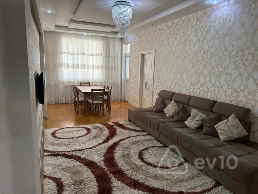 Kirayə verilir 3 otaqlı yeni tikili 110 m²