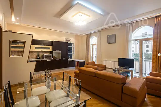 Kirayə verilir 2 otaqlı yeni tikili 70 m² — Bakı, Səbail 2 otaq 70.00 m²