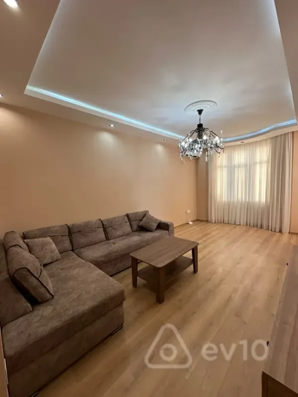 Kirayə verilir 2 otaqlı yeni tikili 60 m²