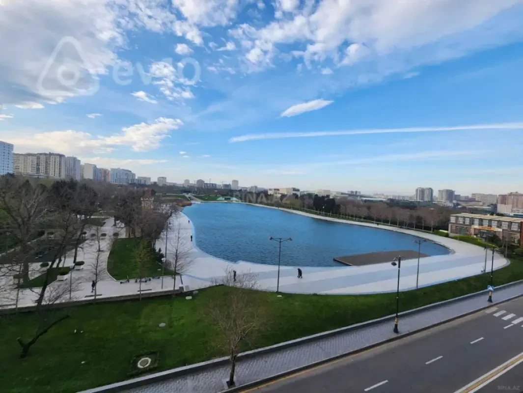 Kirayə verilir 3 otaqlı yeni tikili 160 m²