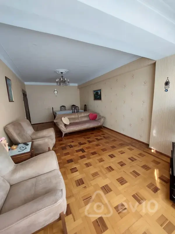 Kirayə verilir 3 otaqlı köhnə tikili 95 m²
