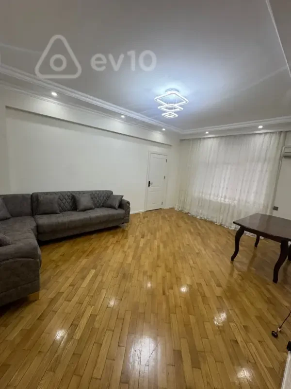 Kirayə verilir 2 otaqlı yeni tikili 80 m²