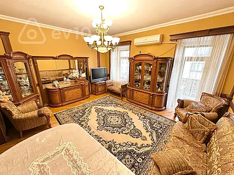 Satılır 2 otaqlı köhnə tikili 70 m² — Bakı, Səbail 2 otaq 70.00 m²