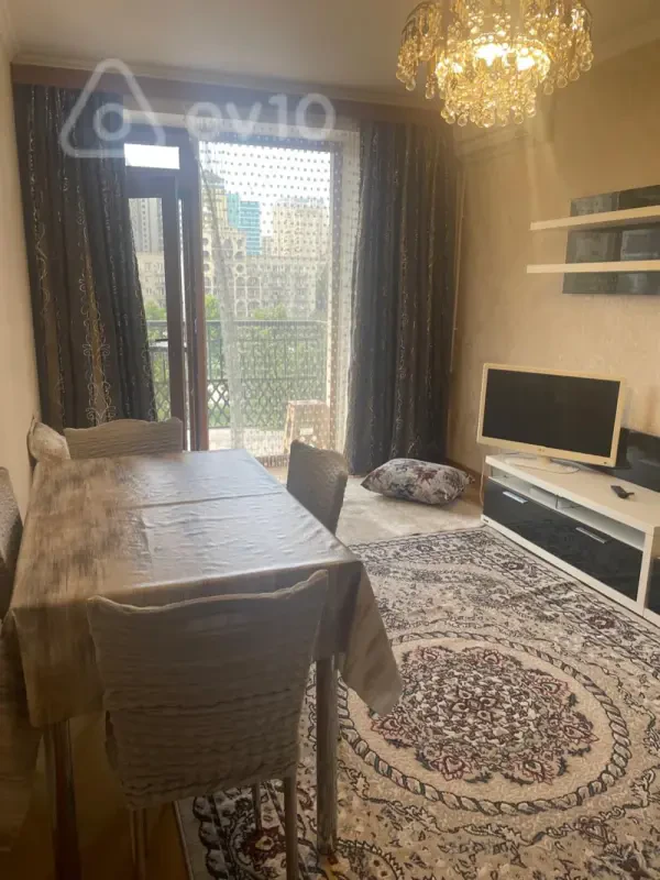 Kirayə verilir 3 otaqlı köhnə tikili 70 m²