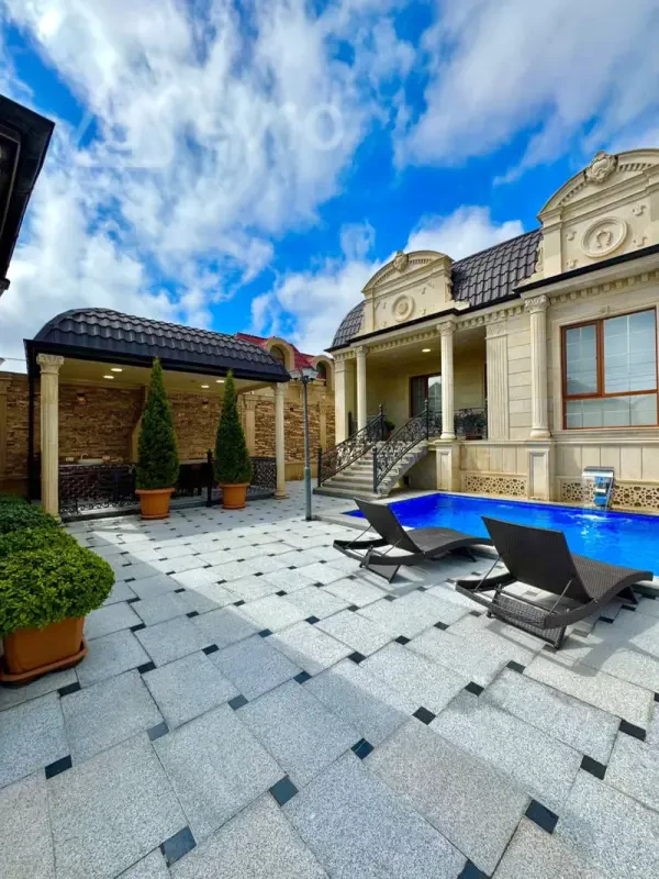 Satılır 4 otaqlı həyət evi 450 m²