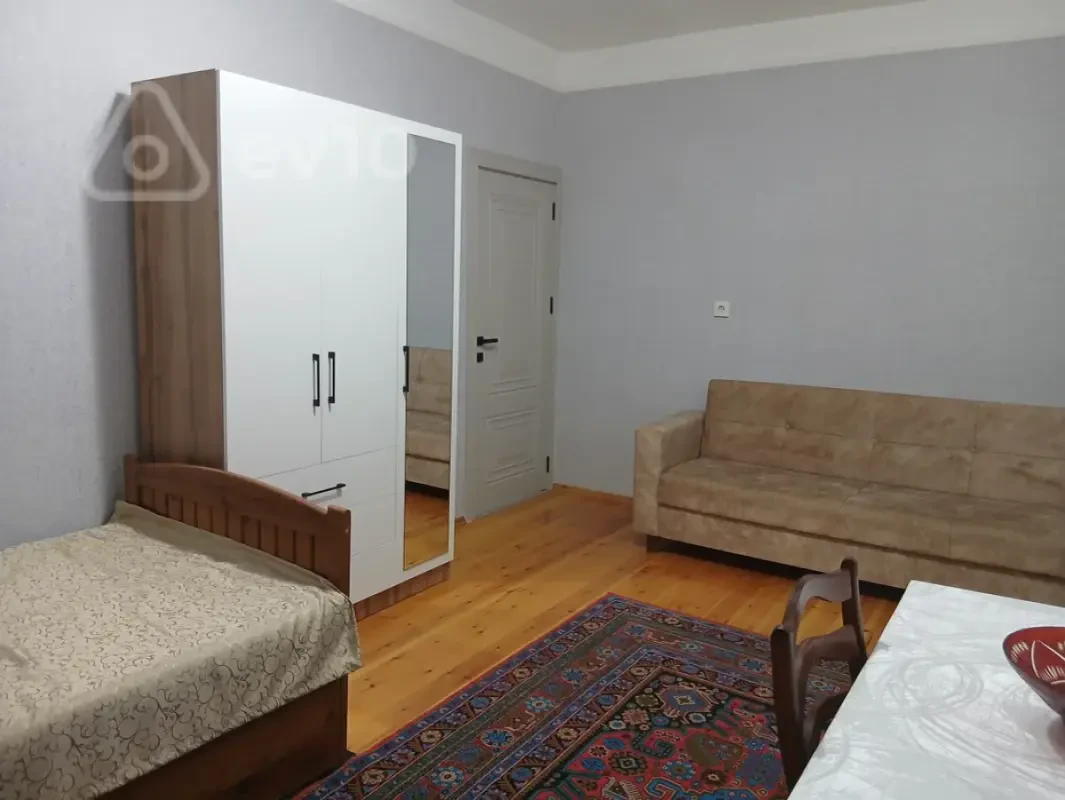 Kirayə verilir 1 otaqlı köhnə tikili 40 m²