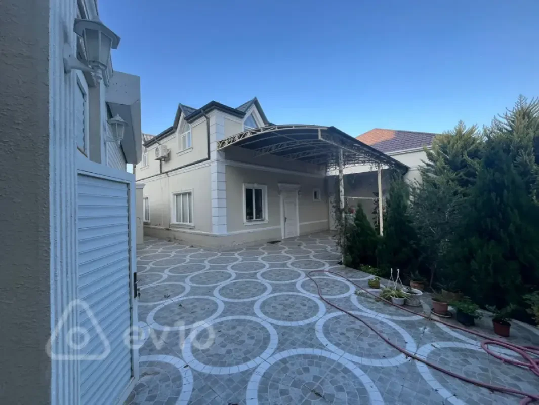 Satılır 4 otaqlı həyət evi 170 m²