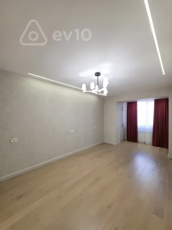 Satılır 3 otaqlı köhnə tikili 70 m²