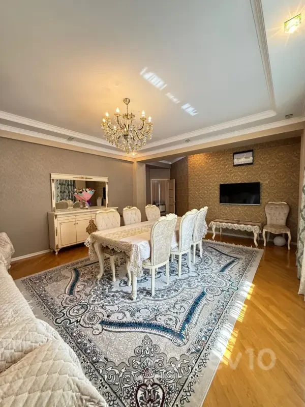 Kirayə verilir 3 otaqlı yeni tikili 130 m²