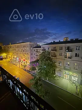 Kirayə verilir 3 otaqlı köhnə tikili 100 m² — Bakı, Səbail 3 otaq 100.00 m²