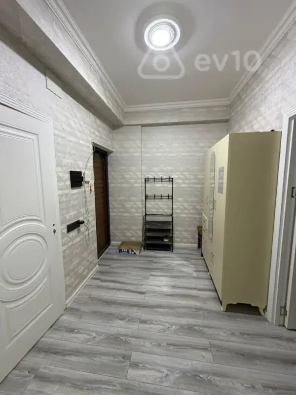 Kirayə verilir 2 otaqlı yeni tikili 55 m²