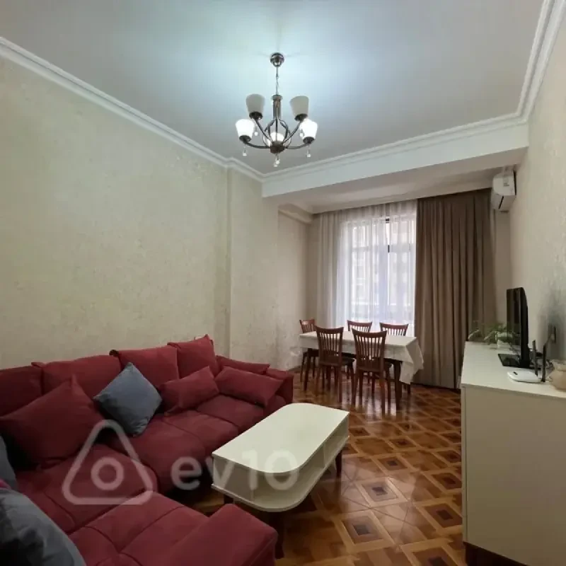 Kirayə verilir 2 otaqlı köhnə tikili 55 m²