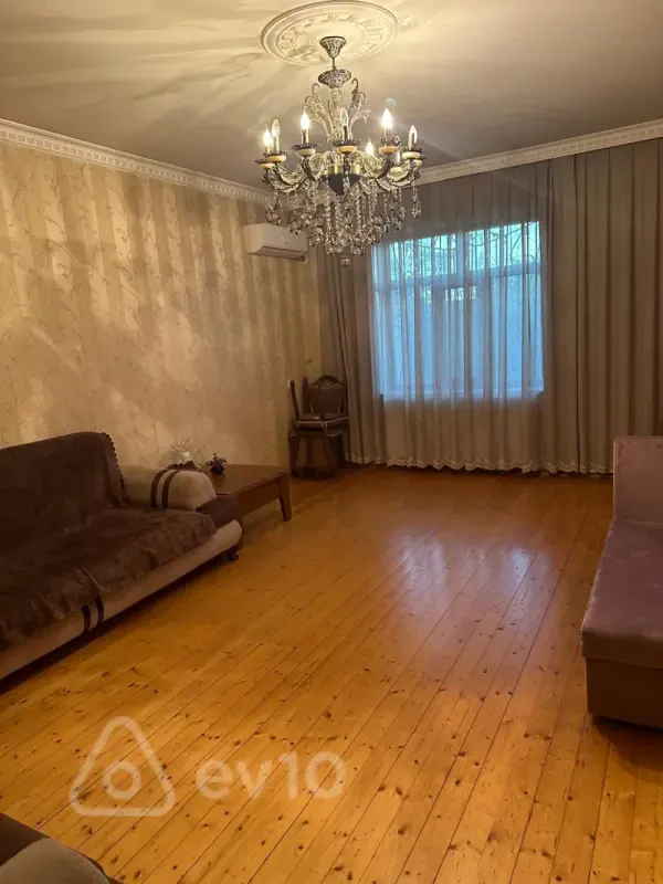 Kirayə verilir 5 otaqlı həyət evi 200 m²
