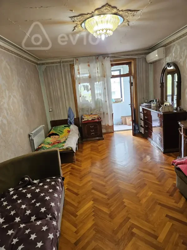 Kirayə verilir 3 otaqlı köhnə tikili 80 m²