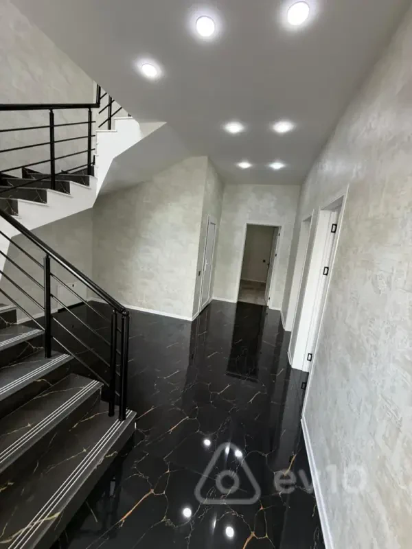 Satılır 5 otaqlı həyət evi 130 m²