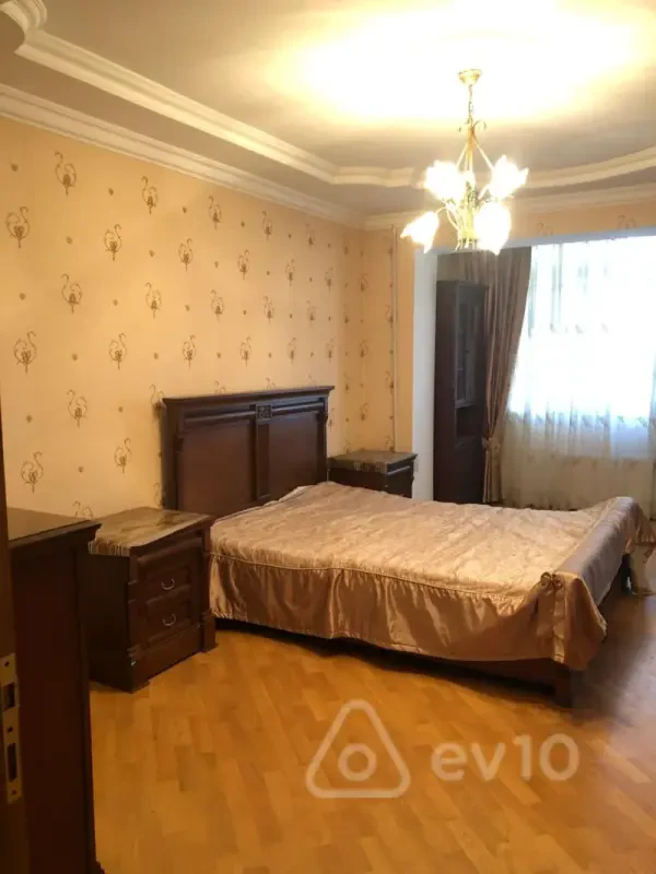 Kirayə verilir 3 otaqlı köhnə tikili 90 m²