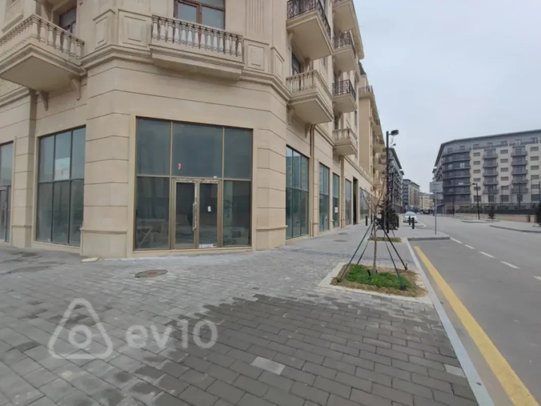 Kirayə verilir mənzil 182 m²