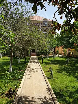 Kirayə verilir 8 otaqlı həyət evi 220 m² — Bakı, Abşeron 8 otaq 220.00 m²