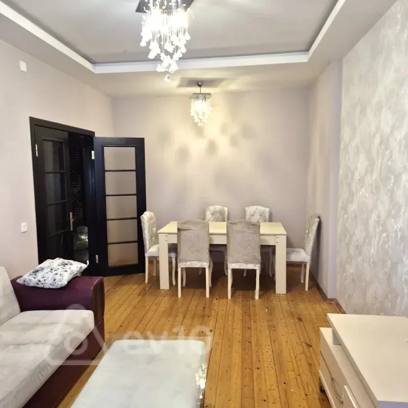 Kirayə verilir 2 otaqlı yeni tikili 73 m²