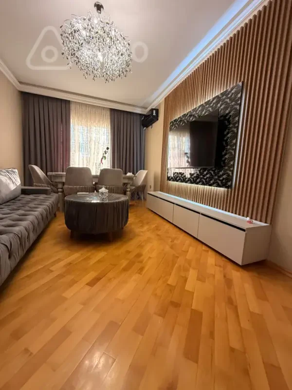 Satılır 3 otaqlı köhnə tikili 80 m²
