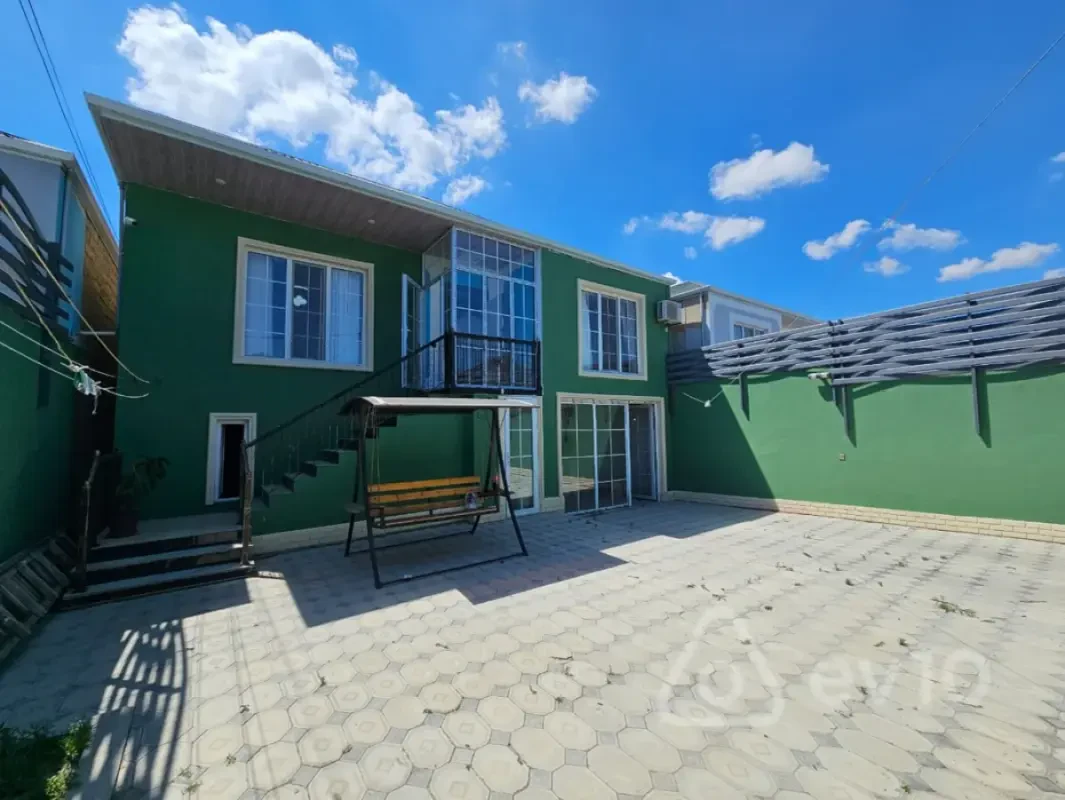 Satılır 4 otaqlı həyət evi 130 m²