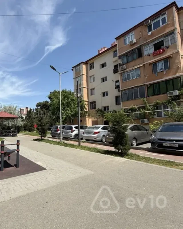 Kirayə verilir 2 otaqlı köhnə tikili 40 m²