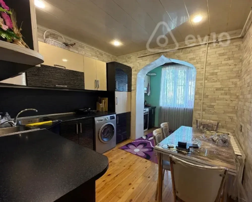Kirayə verilir 3 otaqlı köhnə tikili 70 m²