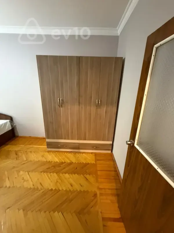 Kirayə verilir 3 otaqlı köhnə tikili 60 m²