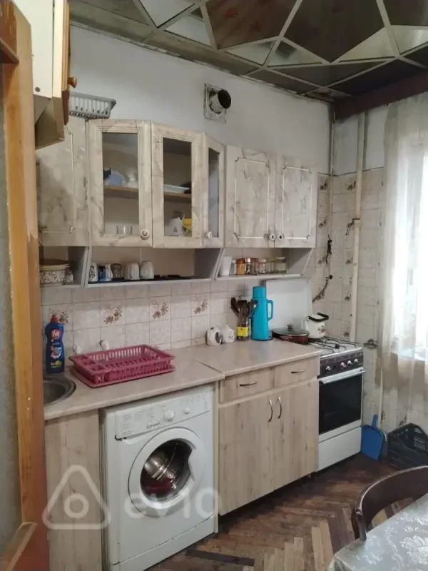 Kirayə verilir 3 otaqlı köhnə tikili 80 m²
