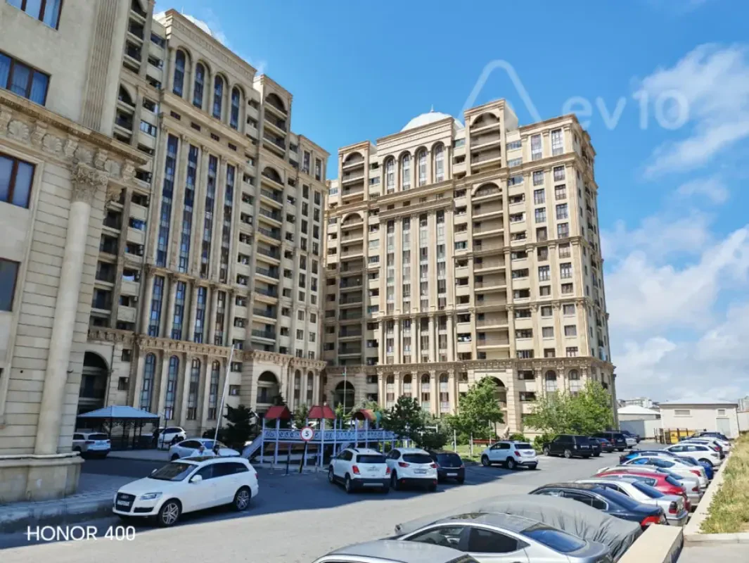 Satılır 3 otaqlı yeni tikili 120 m²