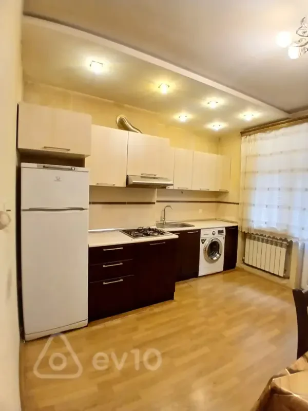 Kirayə verilir 2 otaqlı yeni tikili 80 m²