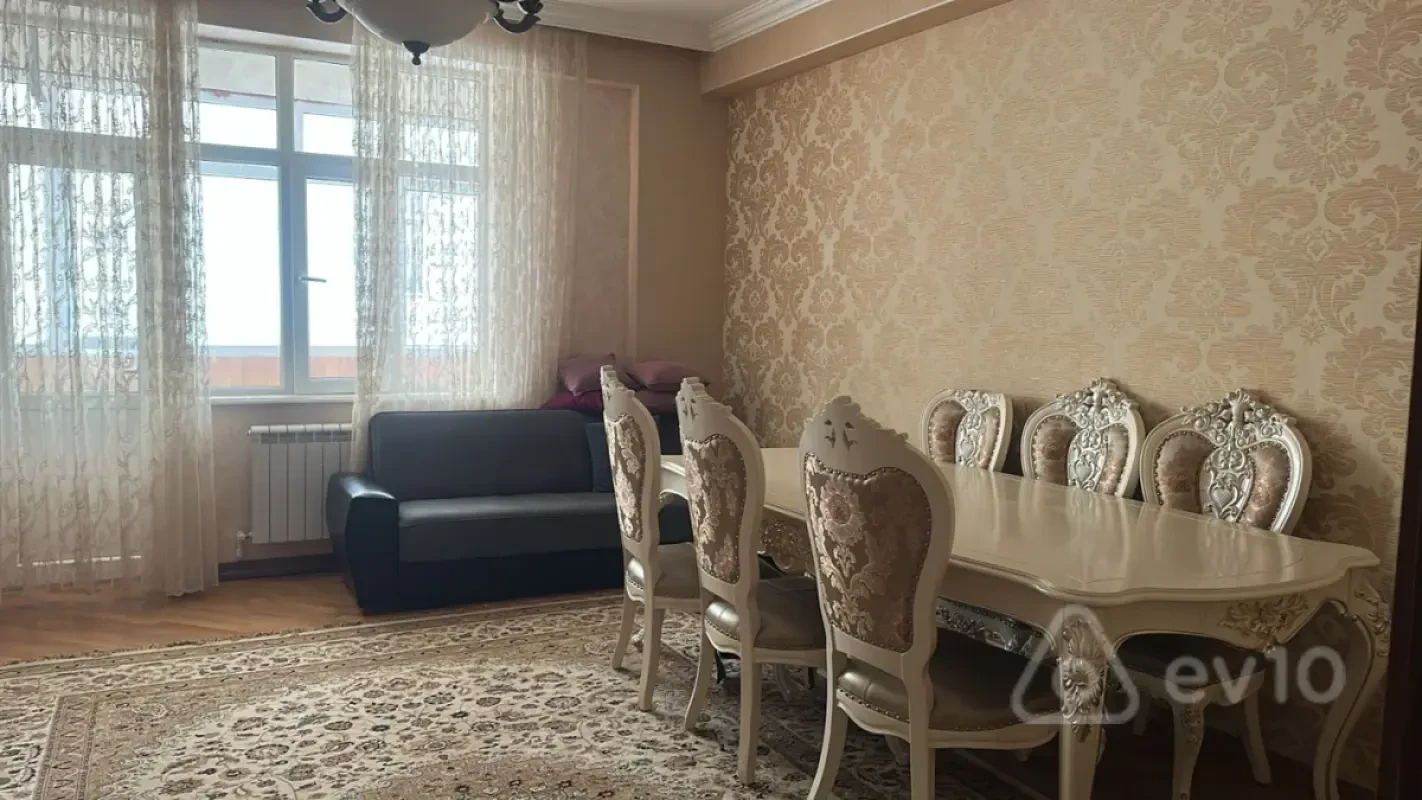 Kirayə verilir 3 otaqlı yeni tikili 134 m²